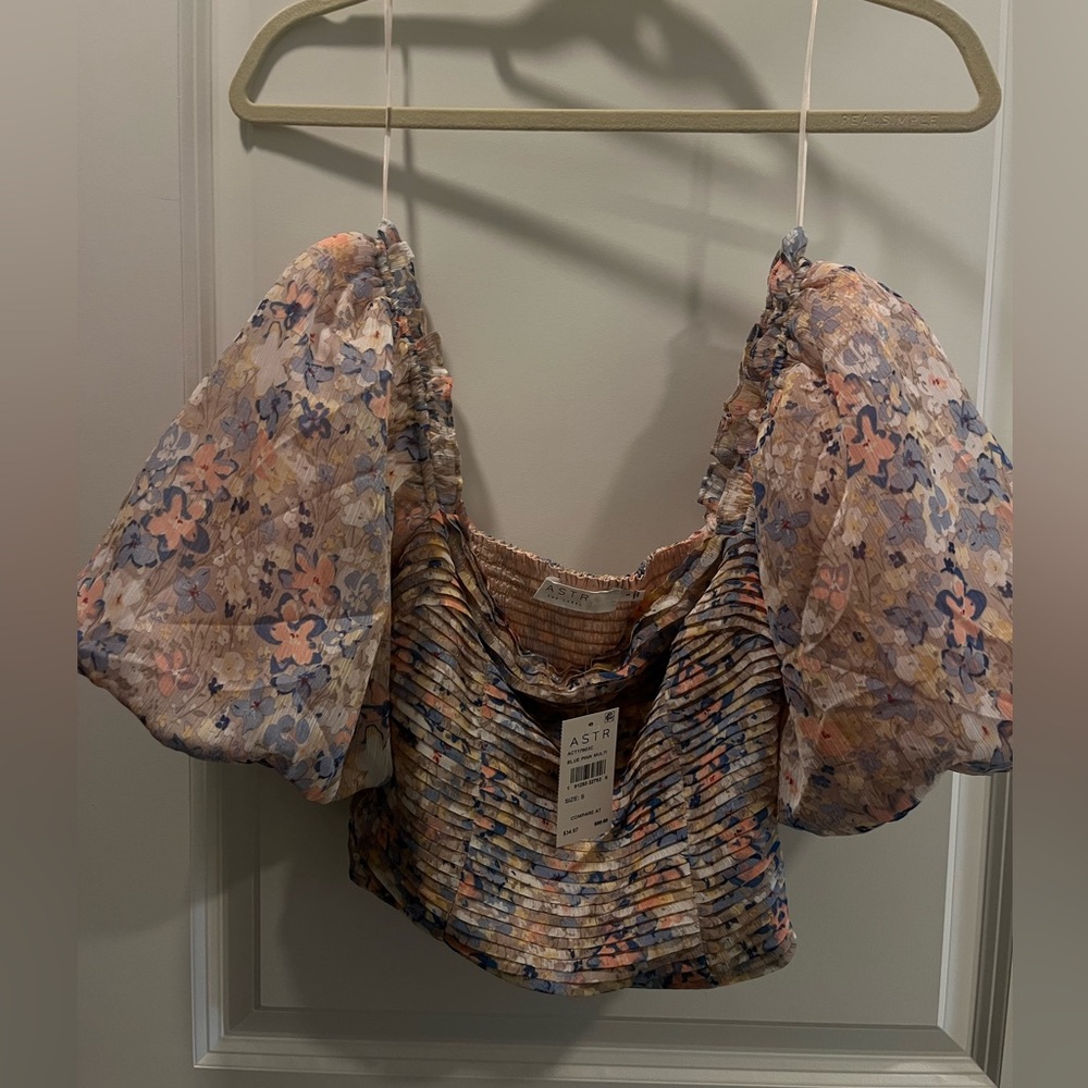 Astr the label, blouse with puffy sleeves